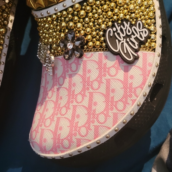 Custom crocs - Picture 3 of 12